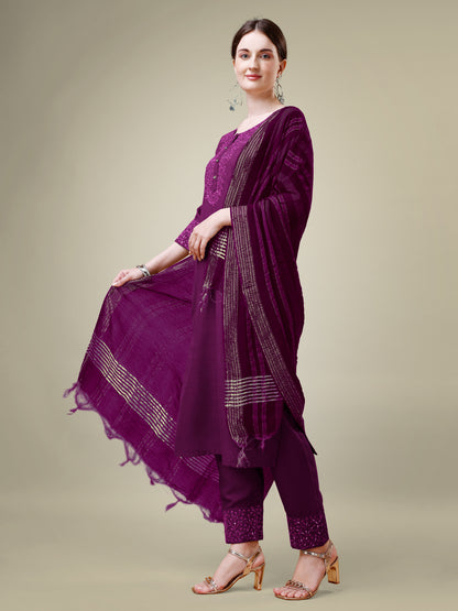 Graceful Glamour Embroidery Kurti with Pant and Dupatta Set