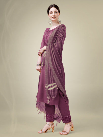 Graceful Glamour Embroidery Kurti with Pant and Dupatta Set