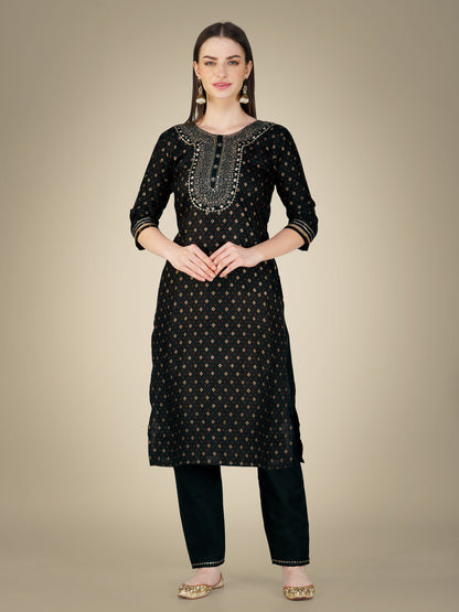 Elegant Heritage Embroidery Kurti with Pant and Dupatta Set