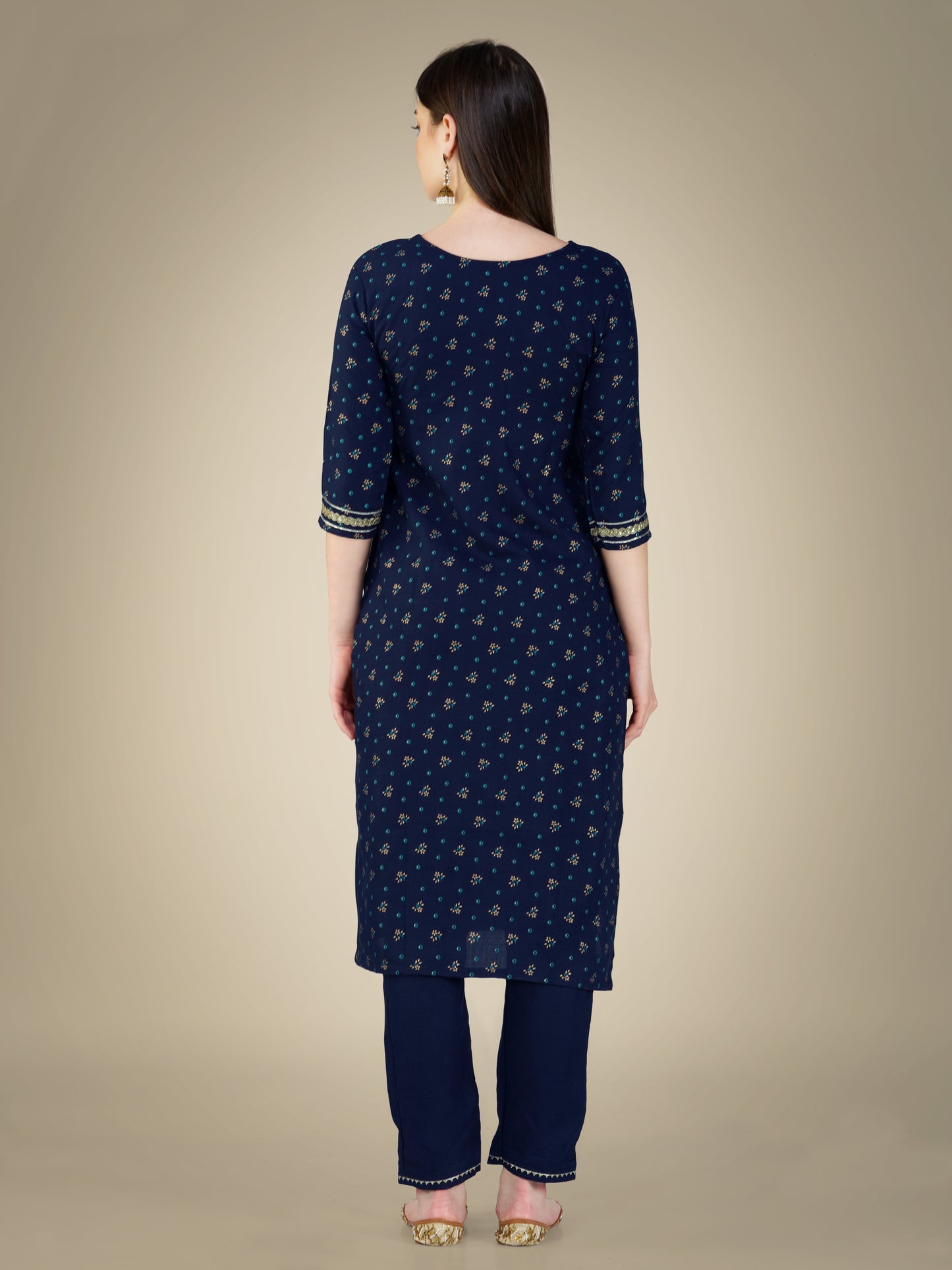 Elegant Heritage Embroidery Kurti with Pant and Dupatta Set