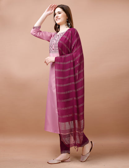 Women Cotton Blend heavy embroidery Kurta With Pant And Dupata Set