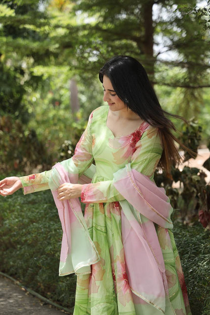 Stunning 3-Piece Anarkali Suit Set – Luxurious Muslin with Foil Work.